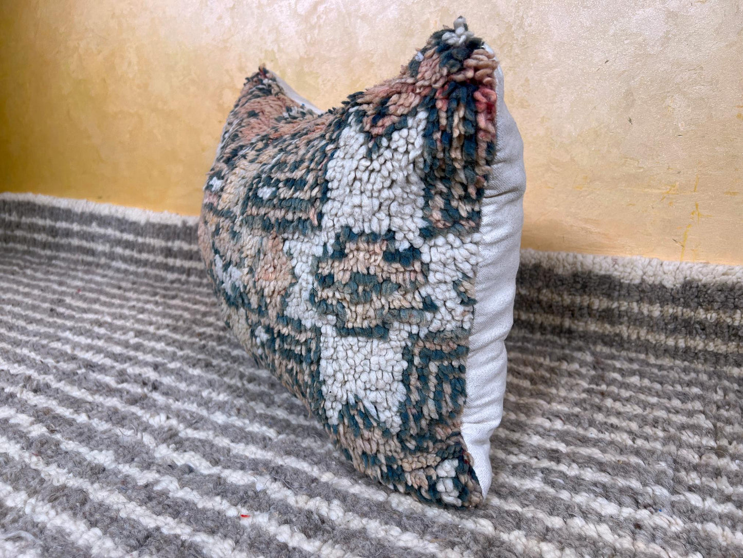 Berber Pillow, Vintage Moroccan Rug Pillow Cover, Berber Vintage Wool Cushion Covers, Boujaad Pillow, Berber Cushion